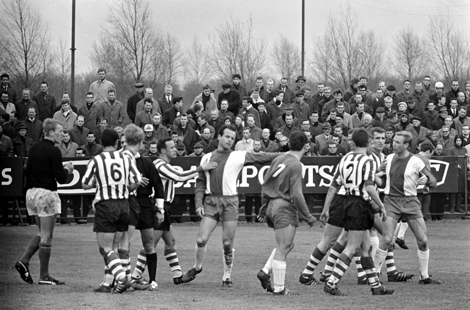 Elinkwijk tegen Sparta, spelers maken ruzie, Bestanddeelnr 918-9645
