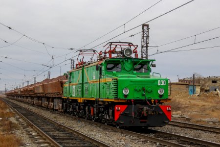 EL21-030 with train (1)