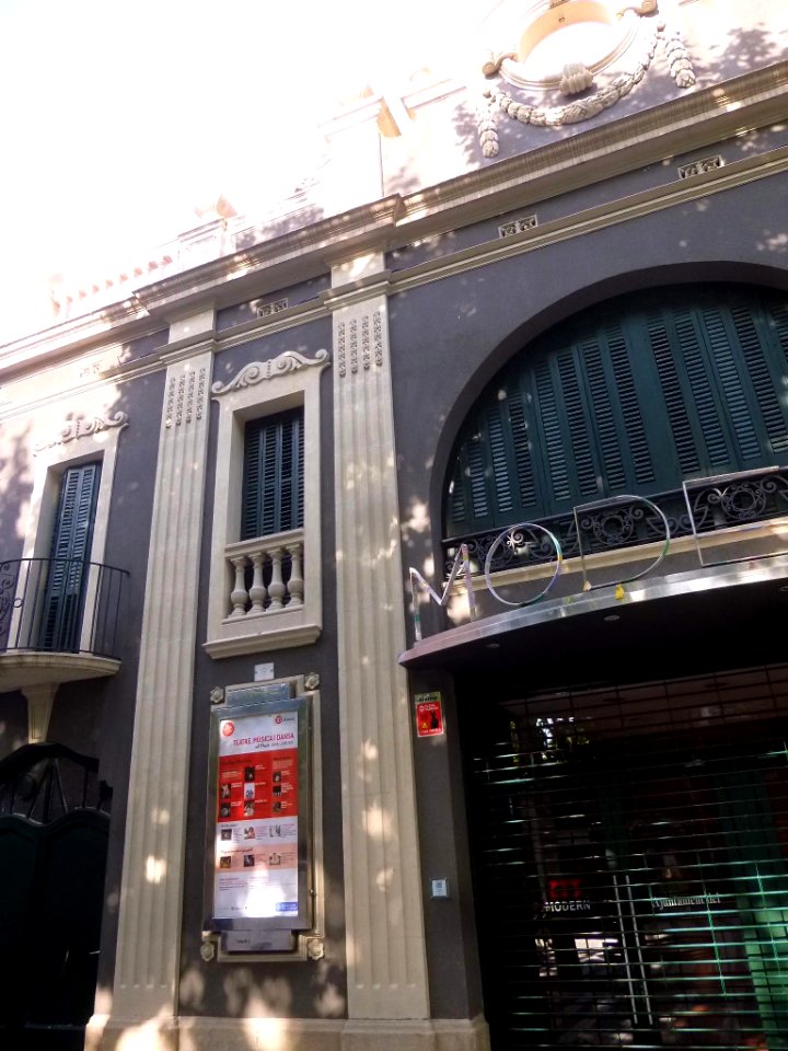 El Prat de Llobregat - Plaça de la Vila, Teatre Modern 3