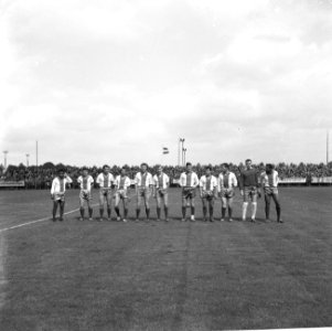Elinkwijk tegen Veendam 4-2, elftal Elinkwijk vlnr Siahaya, Sulzle, Van Stra, Bestanddeelnr 914-2378