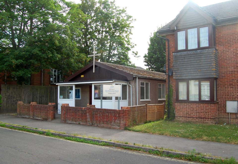Elim Pentecostal Church, Nutbeem Road, Eastleigh (June 2019) (1)