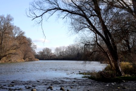 El río Ebro y su confluencia con el río Iregua en Logroño. La Rioja