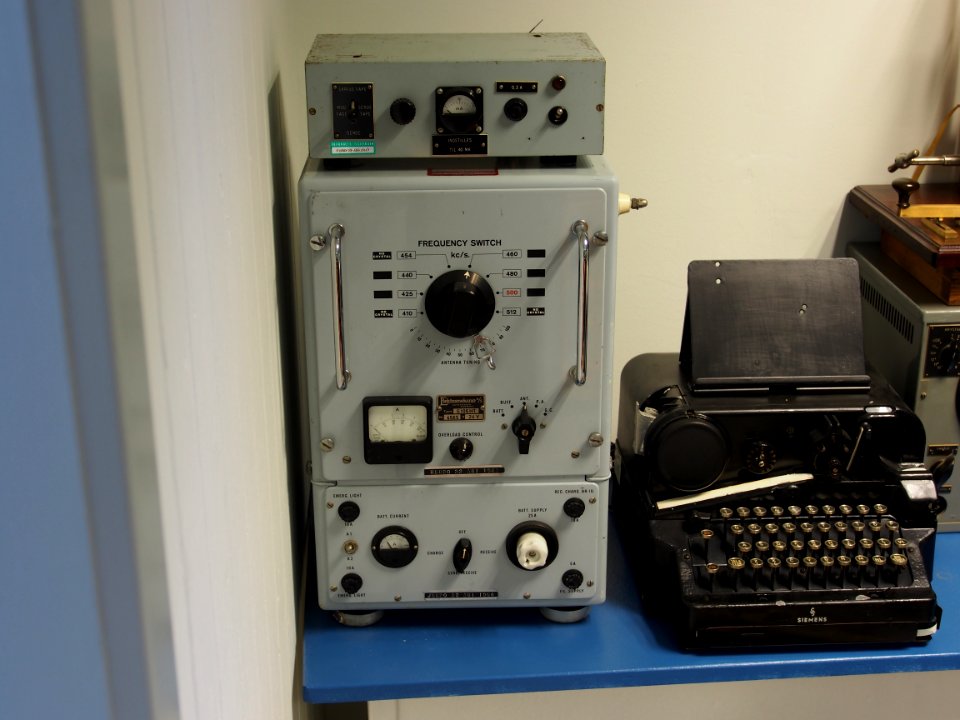 Elektromekano a-s Copenhagen radio transmitter-receiver