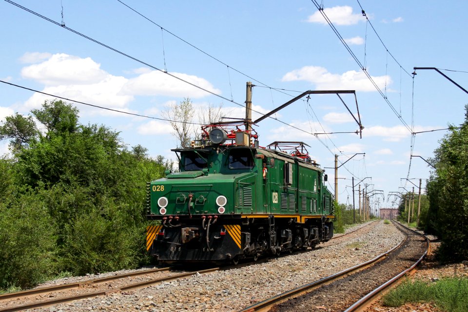 EL21-028