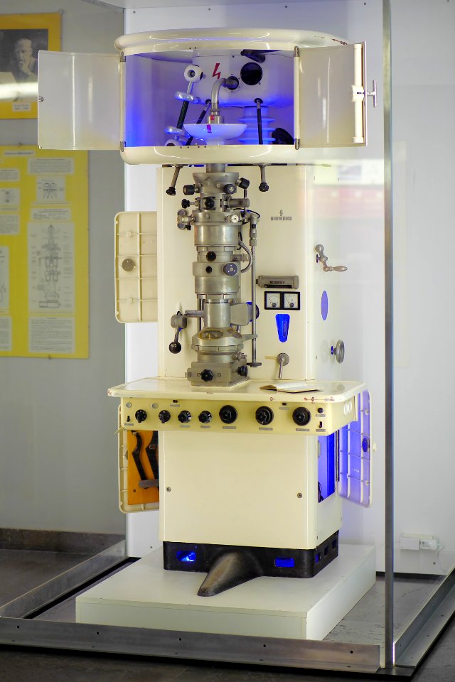 Elektronenmikroskop.UeM100.Ernst.Ruska.TU-Berlin