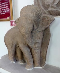 Elephant, Tra Kieu, 7th-8th century, Quang Nam - Museum of Cham Sculpture - Danang, Vietnam - DSC01548