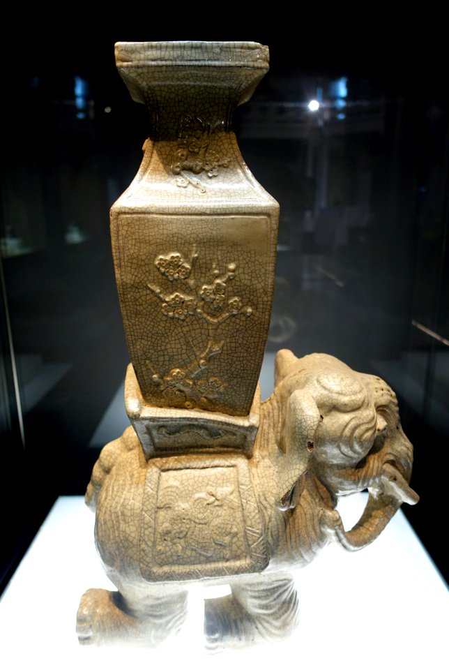 Elephant figurine, Bat Trang kiln, Hanoi, Restored Le dynasty, 19th century AD, crackle glazed ceramic - National Museum of Vietnamese History - Hanoi, Vietnam - DSC05427