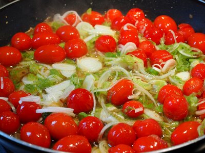 Spring onions substantial red photo