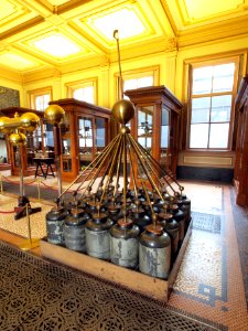 Electricity storage in bottles