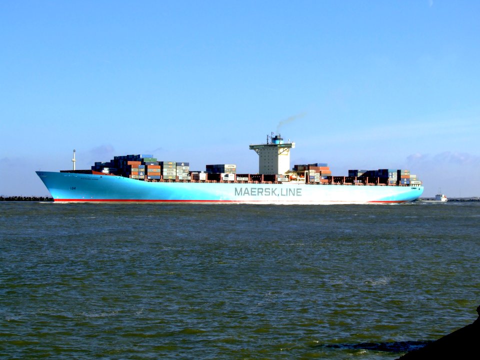 Eleonora Maersk p4 9321500, leaving Port of Rotterdam, Holland 25-Jan-2007
