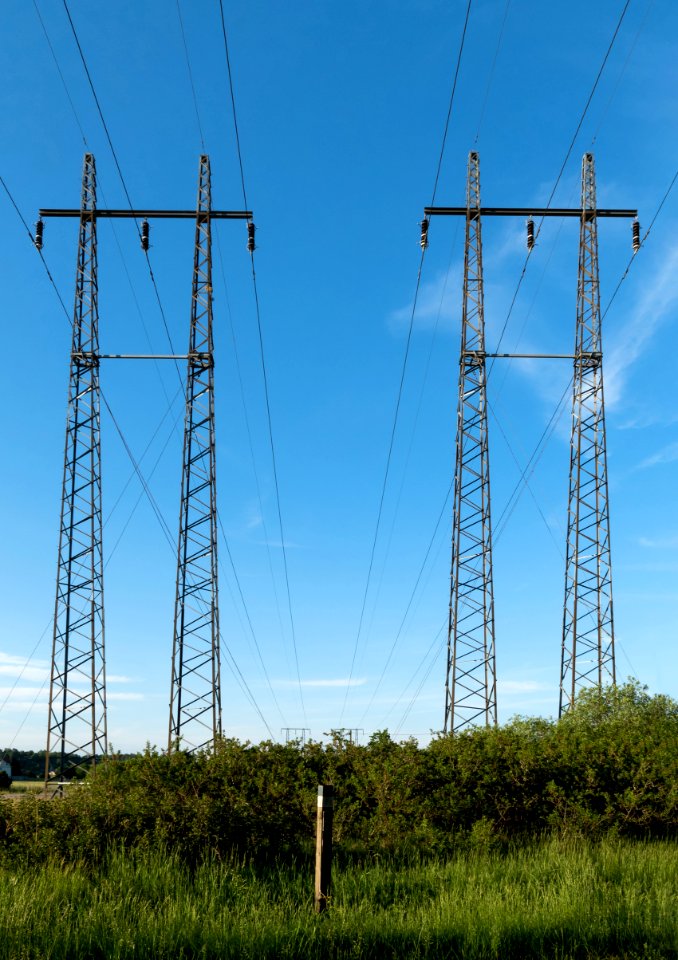 Electricity pylons in Häggvall 2