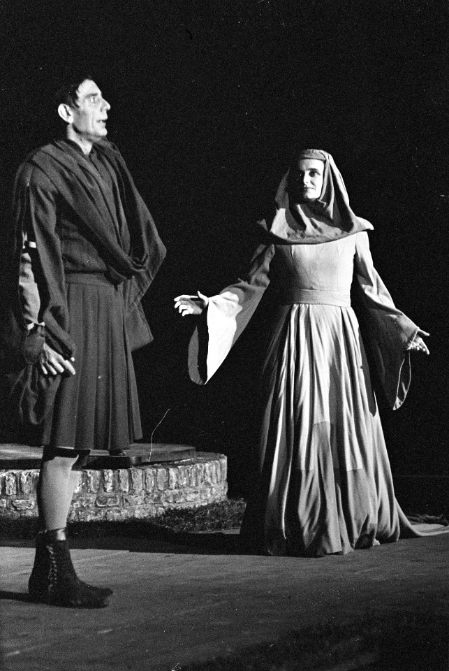 Elckering in Delft opgevoerd (Holland-festival) Elisabeth Haytink en Han Bentz v, Bestanddeelnr 914-0374
