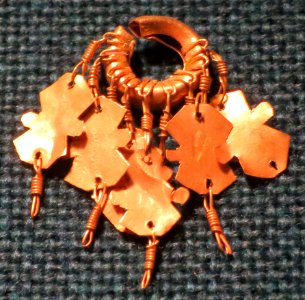 Earring from the Philippines, 12th-15th century, gold, Honolulu Museum of Art 8567.1