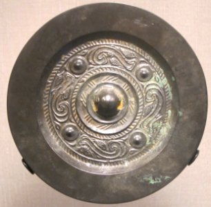 Eastern Han dynasty bronze mirror with four birds design, Honolulu Academy of Arts