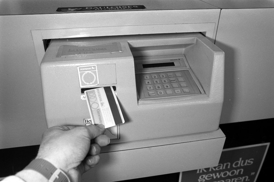 Elektronisch betalen betaalautomaat en giromaatpas, Bestanddeelnr 934-2150