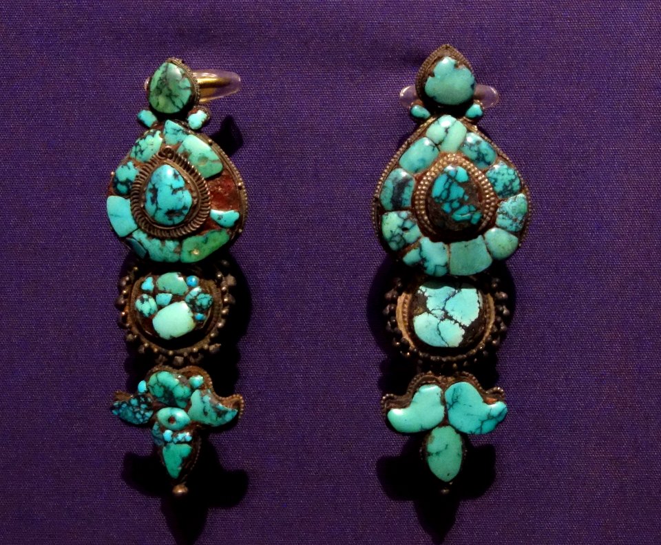Ear ornaments, Tibet, early 20th century, turquoise, silver - Fernbank Museum of Natural History - DSC00067