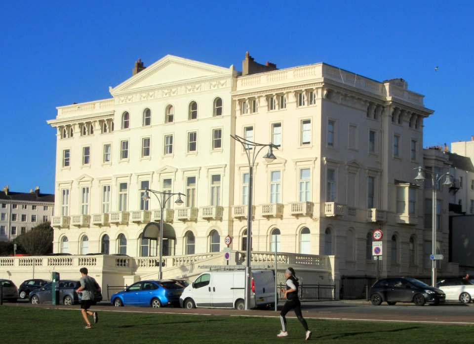 East Side of Adelaide Crescent, Kingsway, Hove (NHLE Code 1298665) (January 2017) (8)