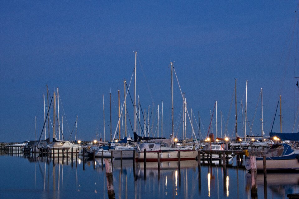 Port calm ships photo