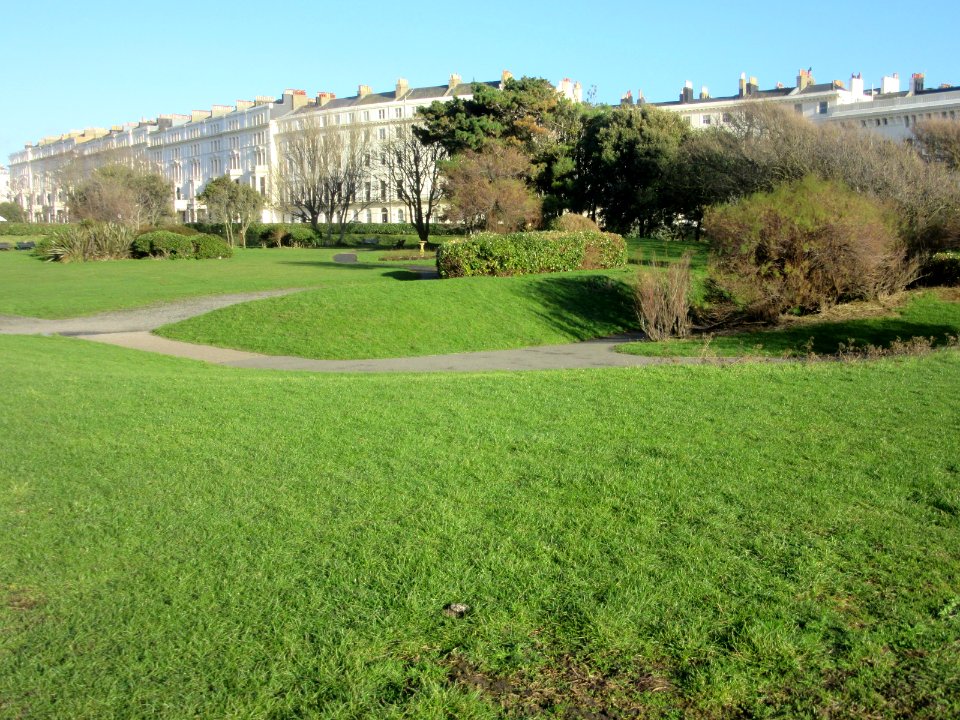 East Side of Adelaide Crescent, Kingsway, Hove (NHLE Code 1298665) (January 2017) (5)