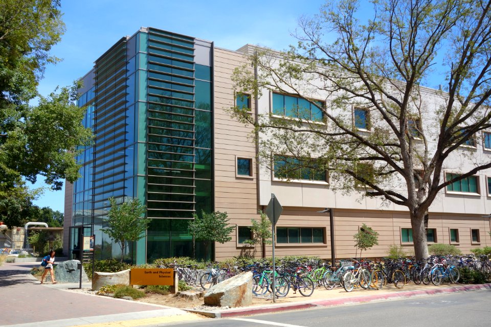 Earth and Physical Sciences building - University of California, Davis - DSC03316