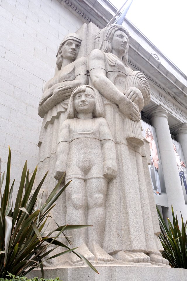 Earth's Fullness by Ralph Stackpole, granite, 1929-1932 - San Francisco Stock Exchange, 155 Sansome Street, San Francisco, CA - DSC04623
