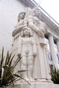 Earth's Fullness by Ralph Stackpole, granite, 1929-1932 - San Francisco Stock Exchange, 155 Sansome Street, San Francisco, CA - DSC04623