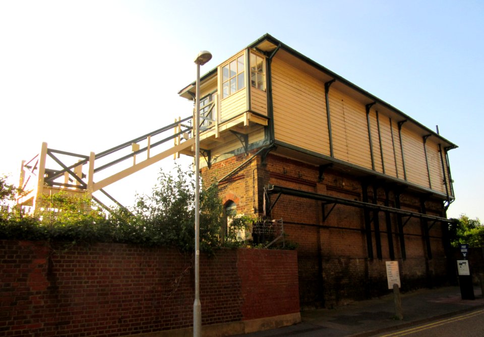Eastbourne signal box, Junction Road, Eastbourne (NHLE Code 1413815) (June 2015) (4)