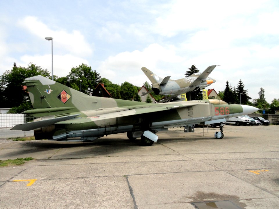 East German Airforce MiG-23 Flogger no 586 pic3