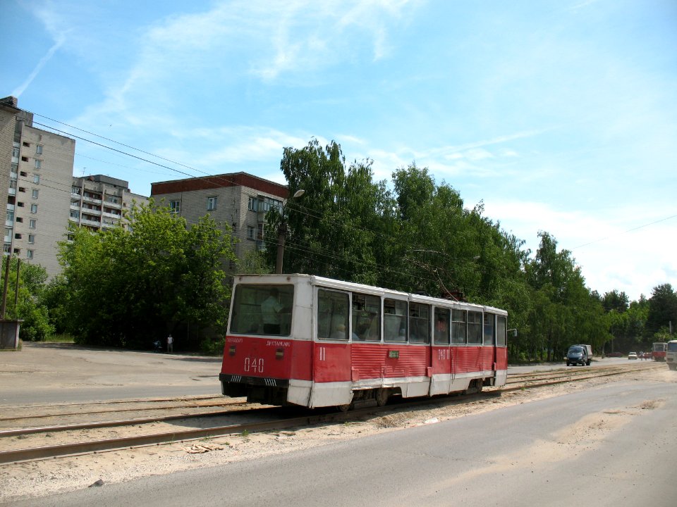 Dzerzinsk tram 040 20070629 220 prospekt Tsiolkovskogo