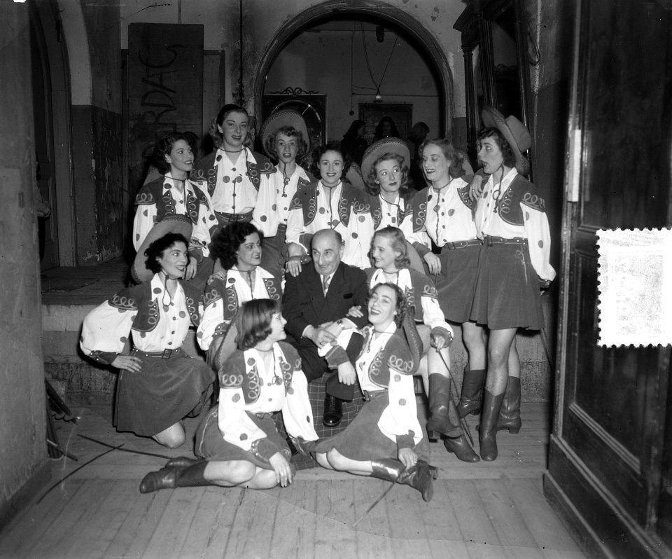 E. Franklyn 3 januari 1952 50 jaar balletmeester, Bestanddeelnr 904-9027
