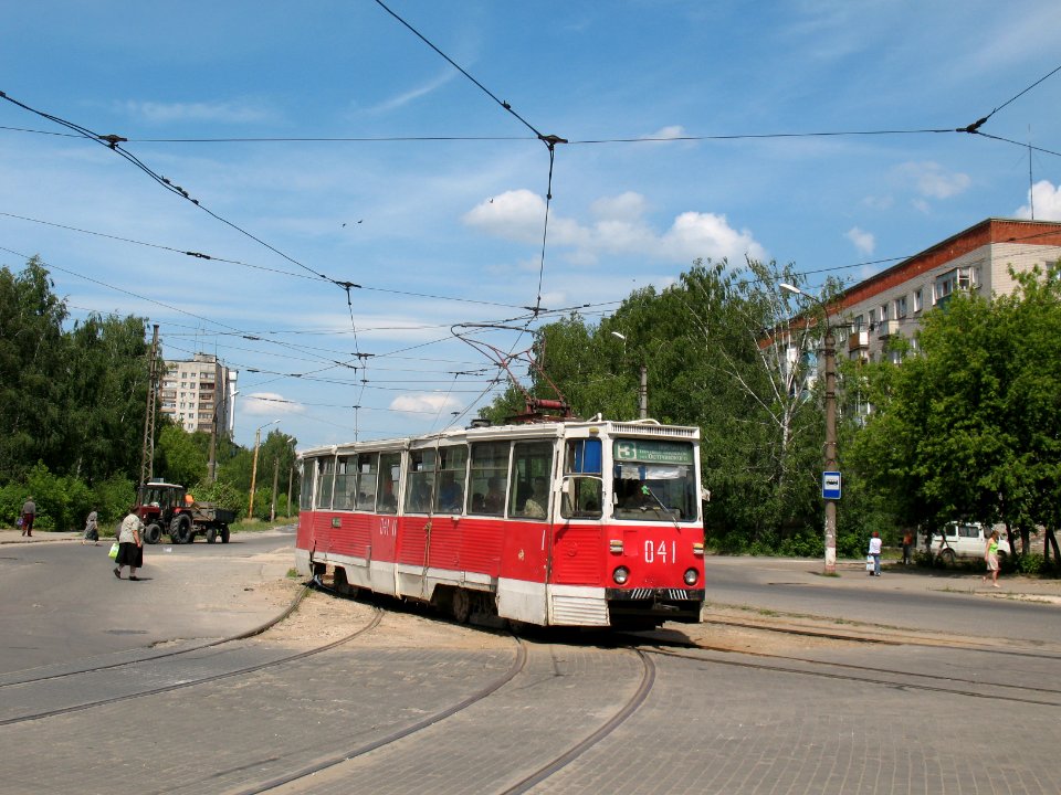 Dzerzinsk tram 041 20070629 233 ulitsa Tereshkovoj