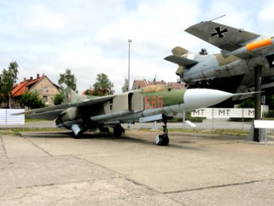 East German Airforce MiG-23 Flogger no 586 pic5
