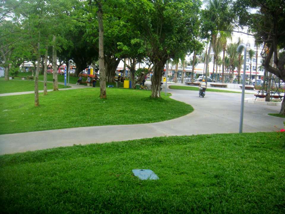 East Lake - 2018 05 04 - southeast corner - 05