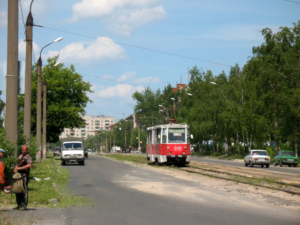 Dzerzinsk tram 040 20070629 218 prospekt Tsiolkovskogo