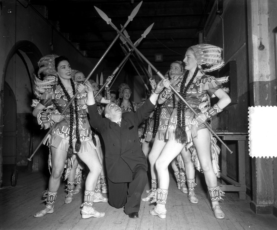 E. Franklyn 3 januari 1952 50 jaar balletmeester, Bestanddeelnr 904-9026