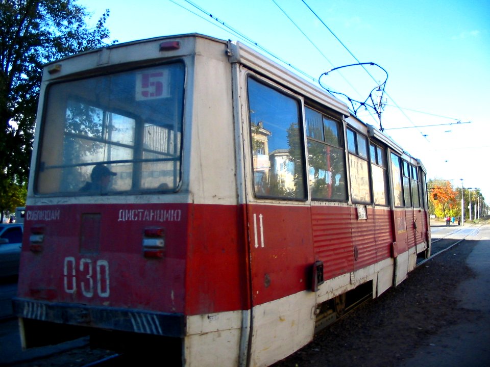 Dzerzinsk tram 030 20041002 016 prospekt Lenina