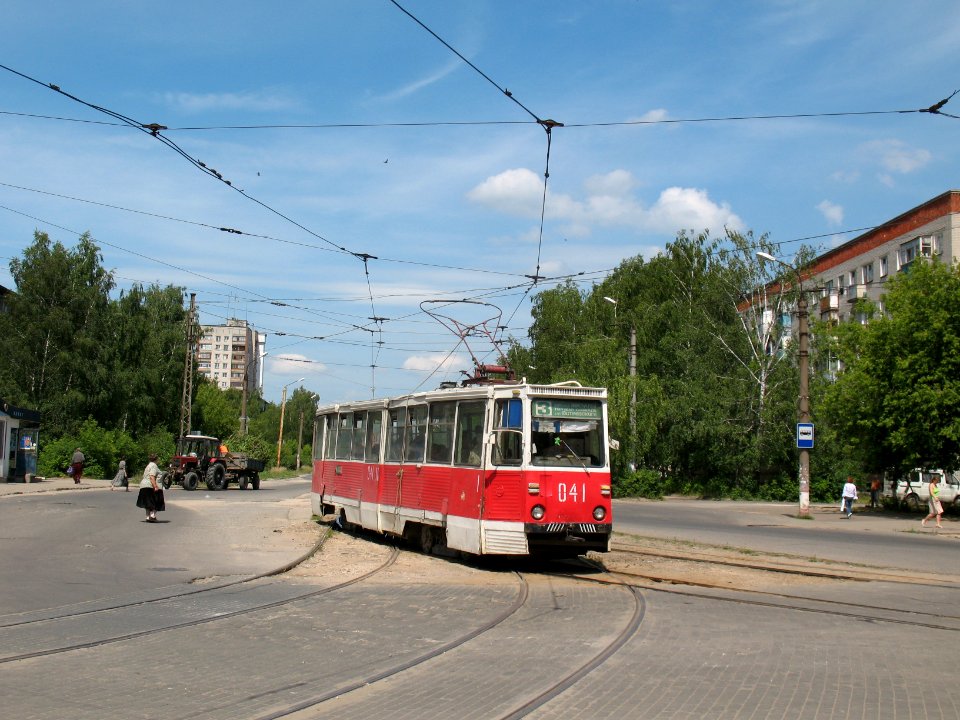 Dzerzinsk tram 041 20070629 232 ulitsa Tereshkovoj