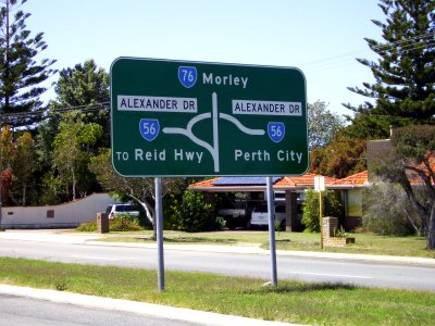 E37 AlexanderDr-MorleyDr sign photo