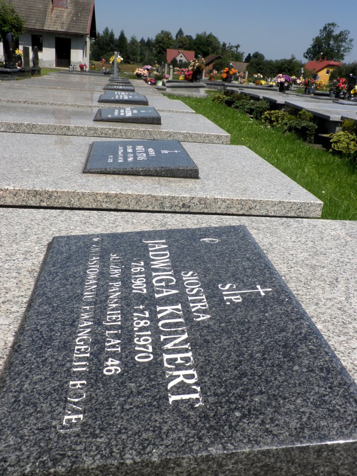 Dziegielow cemetery graves of deaconesses 2