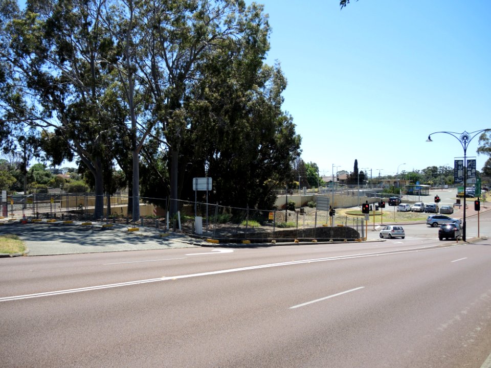 E37 Bayswater Station (October 2020) 4