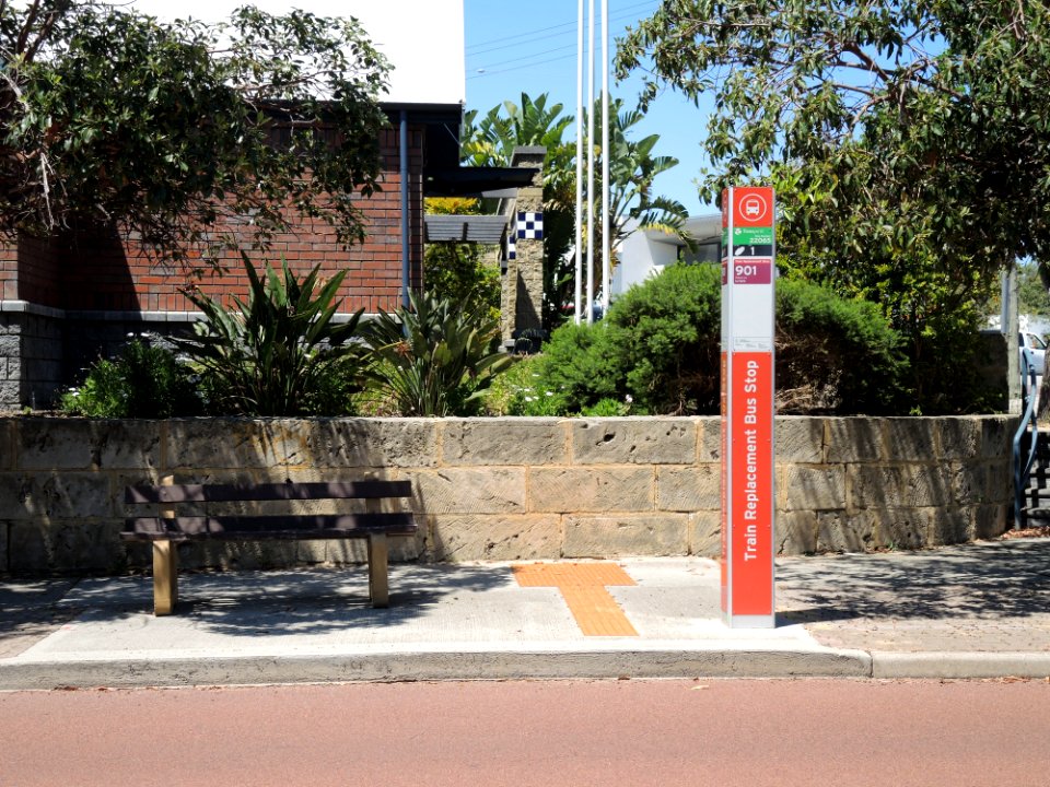 E37 Bayswater Station (October 2020) 18