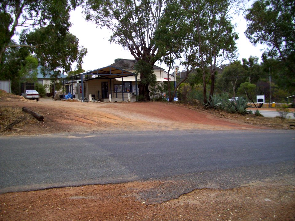E37 Clackline General Store 4