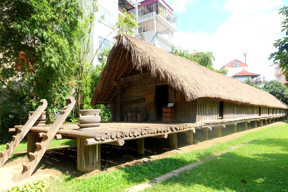 E De house, view 2 - Vietnam Museum of Ethnology - Hanoi, Vietnam - DSC03415