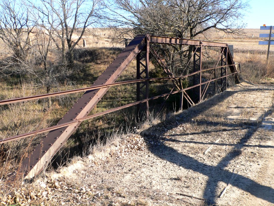 E Fork Wolf Creek bridge, 290 Dr, NE truss 1