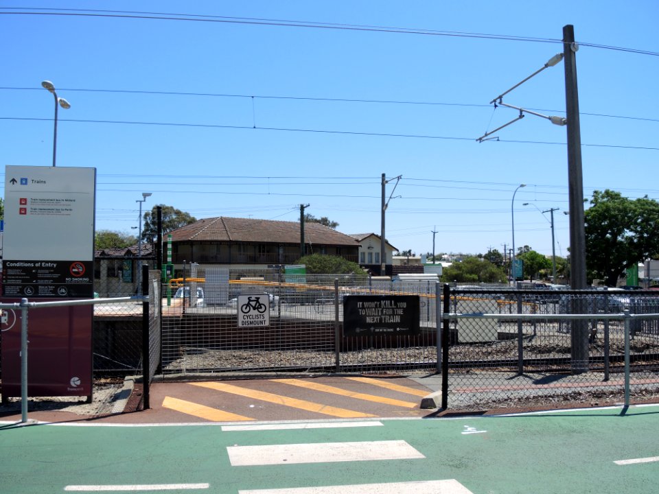 E37 Bayswater Station (October 2020) 12