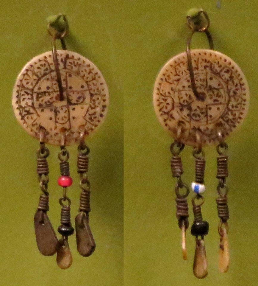 Earrings from Ilongot in northern Luzon, Honolulu Museum of Art 8374.1