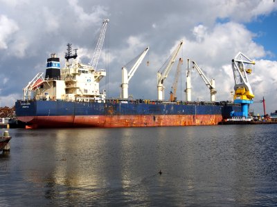E.R. BOLOGNA - IMO 9483190 - Callsign A8SY9 at Port of Amsterdam, foto2