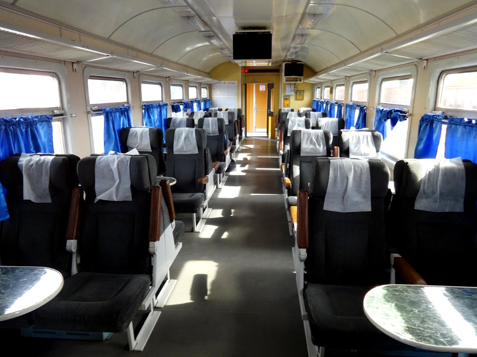 ED9MK-0076 interior