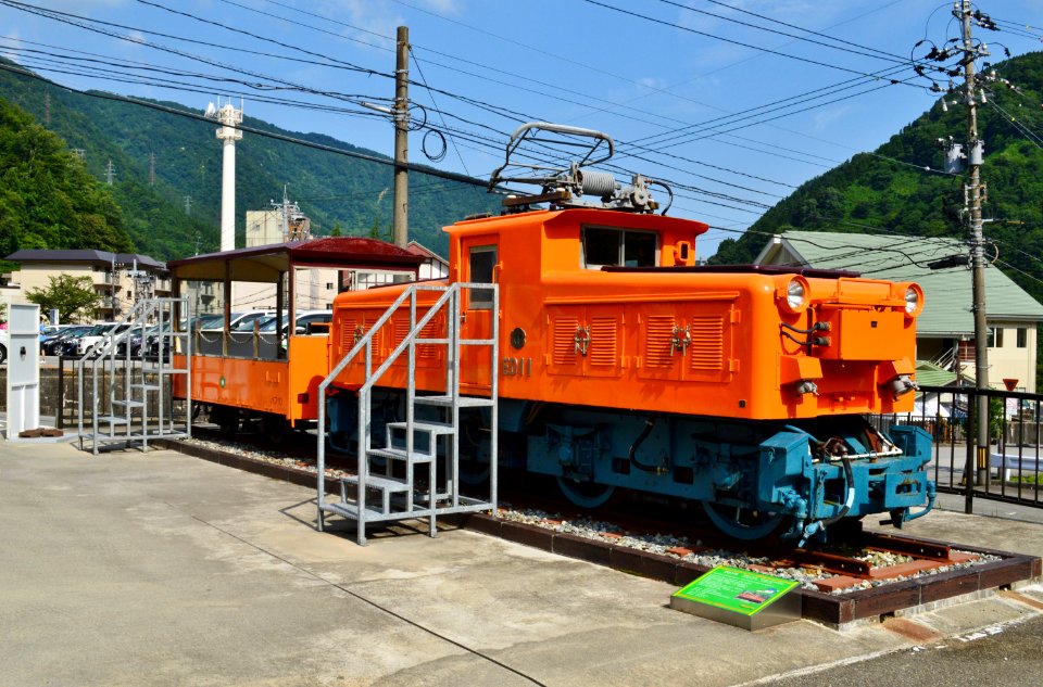 ED11 at Unazuki Station