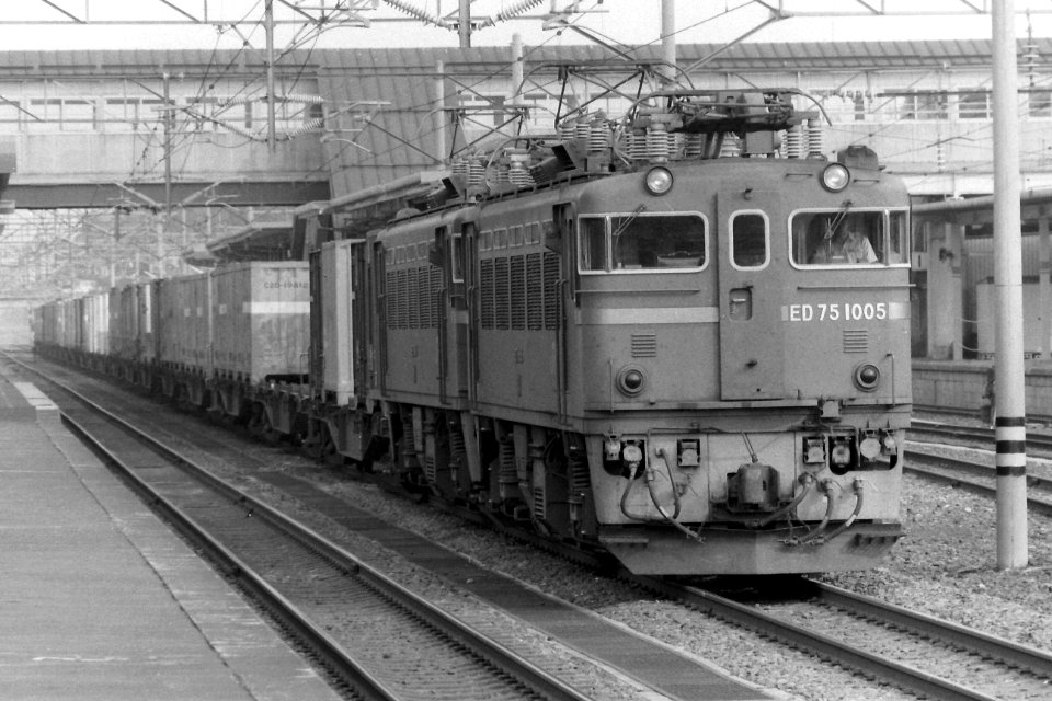 ED75 1005 passing Noheji